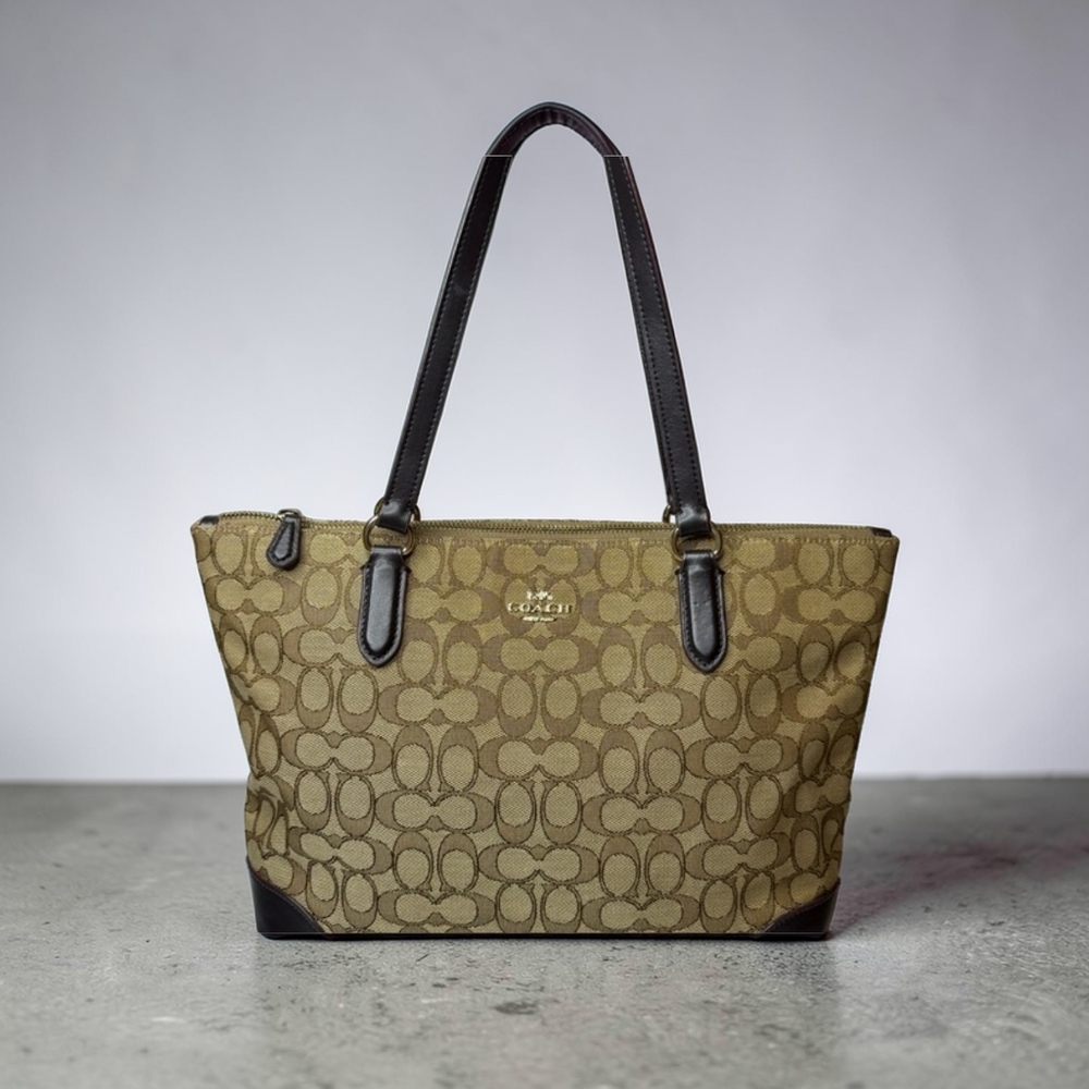 Authentic Coach Signature Canvas City Tote GUC Classic Style